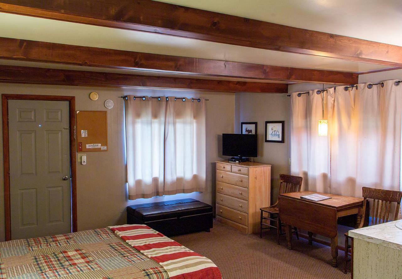 High Country Motel And Cabins คูกซิตี้ ภายนอก รูปภาพ