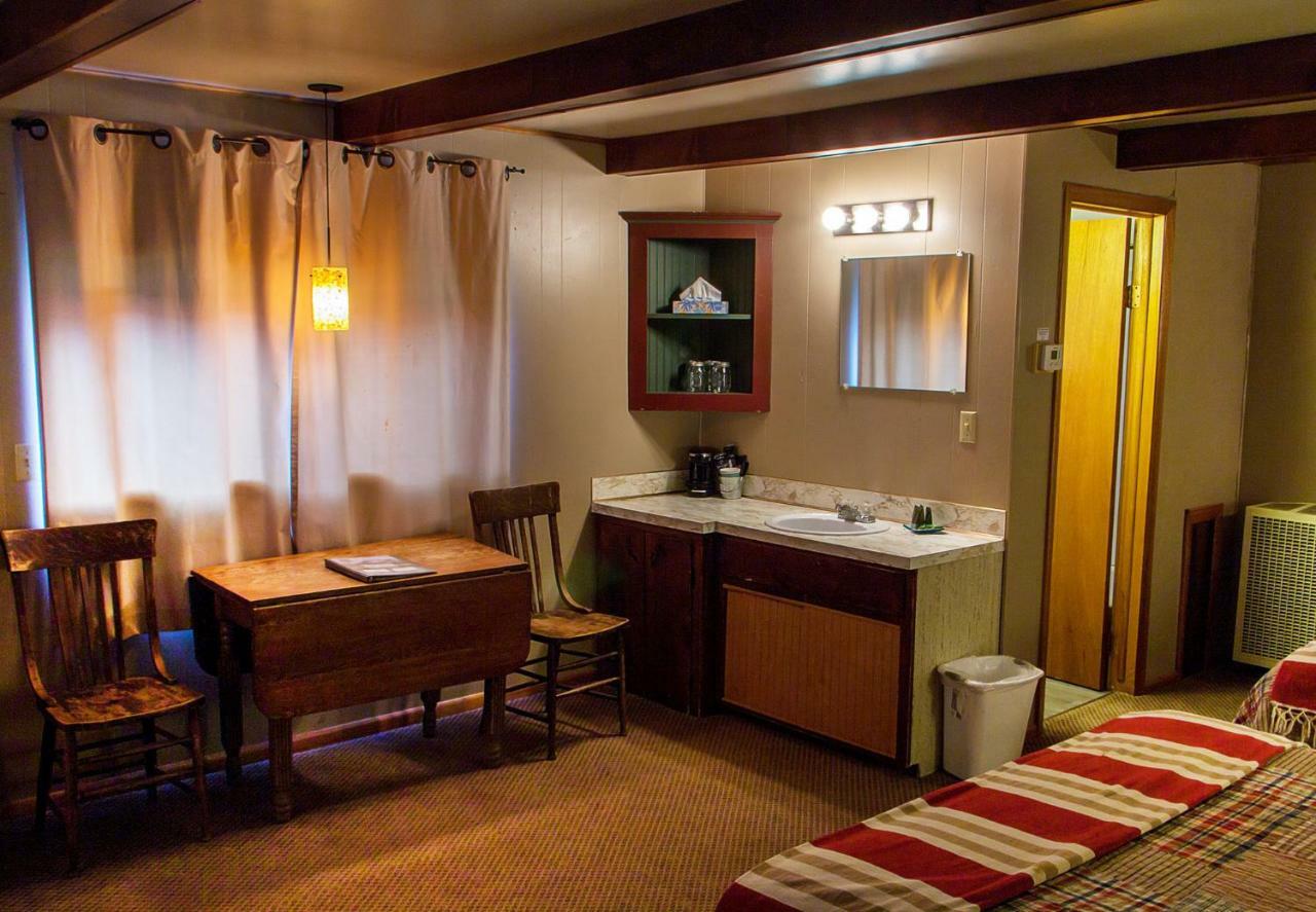 High Country Motel And Cabins คูกซิตี้ ภายนอก รูปภาพ